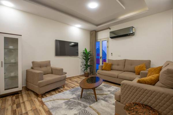 Drei-Zimmer-Apartment - Panoramablick auf das Meer mit Terrasse